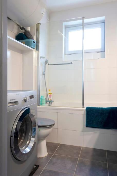 Chez Laurence - Elegant Appartement Climatise Avec Wifi Et Parking ลา กร็องเดอ-ม็อต ภายนอก รูปภาพ